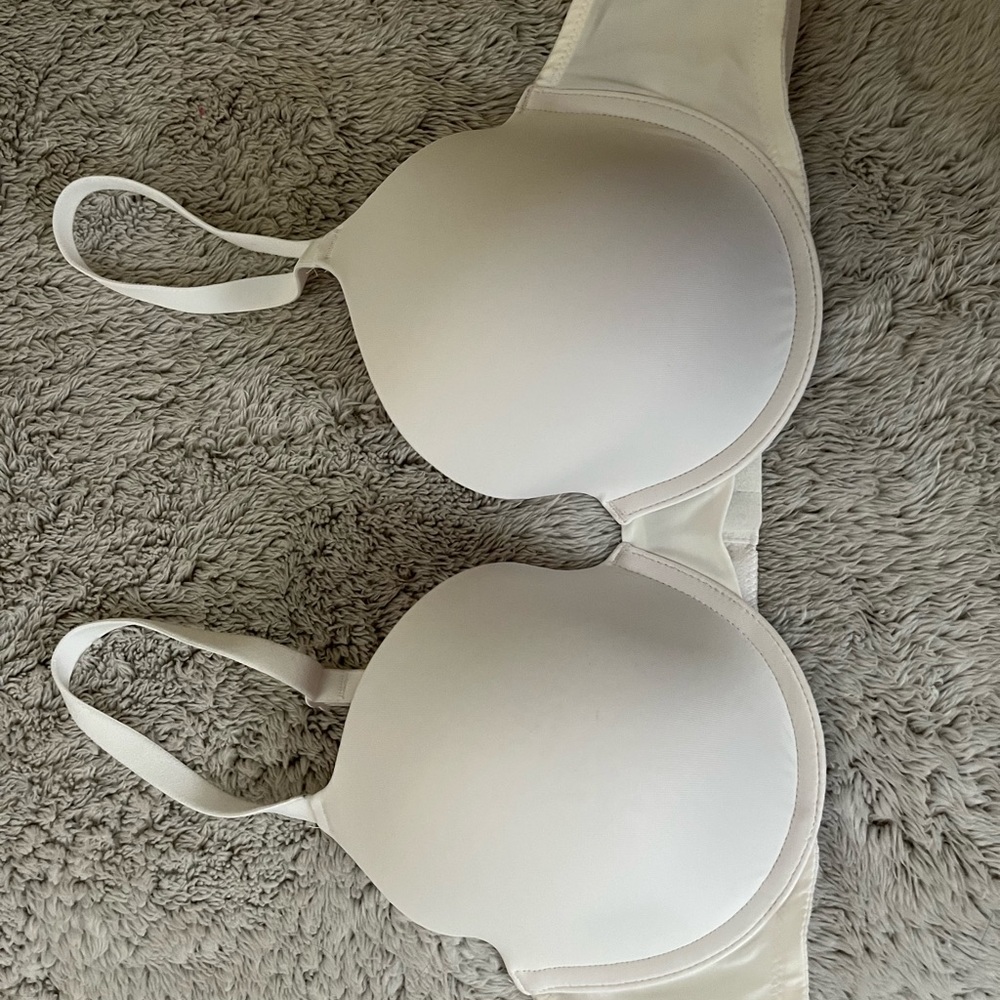 Brand new 38B Victoria’s Secret PINK white Bra